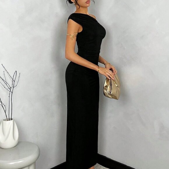 Black Elegant Women's Asymmetrical Neck Ruched Bodycon Dress - Picture 3 of 5